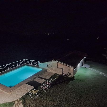 Casale Al Lago Con Piscina E Sauna Corbara  Eksteriør billede