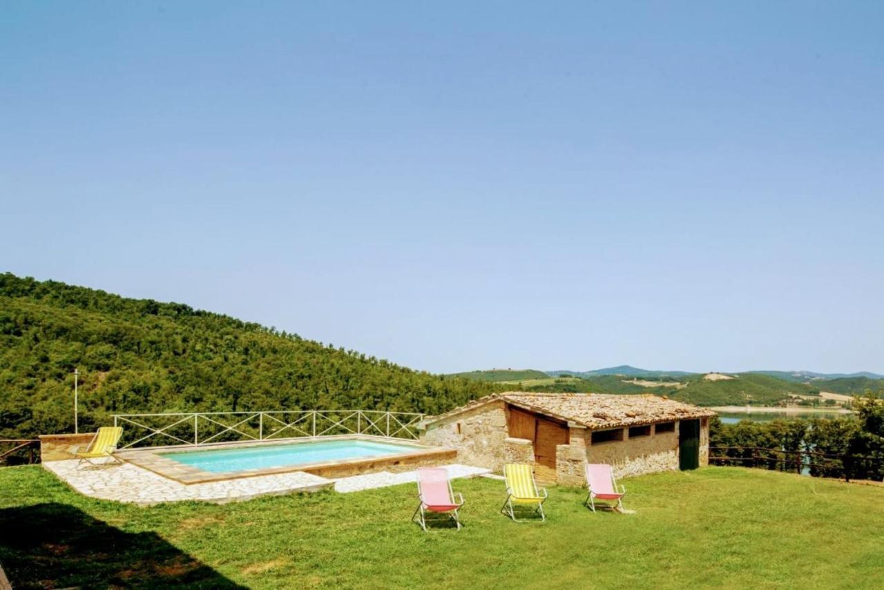Casale Al Lago Con Piscina E Sauna Corbara  Eksteriør billede