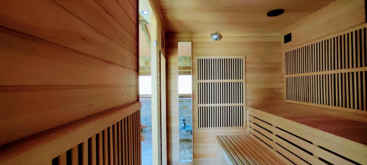Casale Al Lago Con Piscina E Sauna Corbara  Eksteriør billede