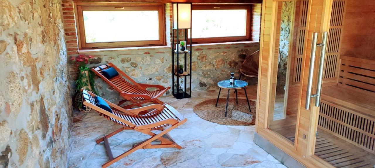Casale Al Lago Con Piscina E Sauna Corbara  Eksteriør billede