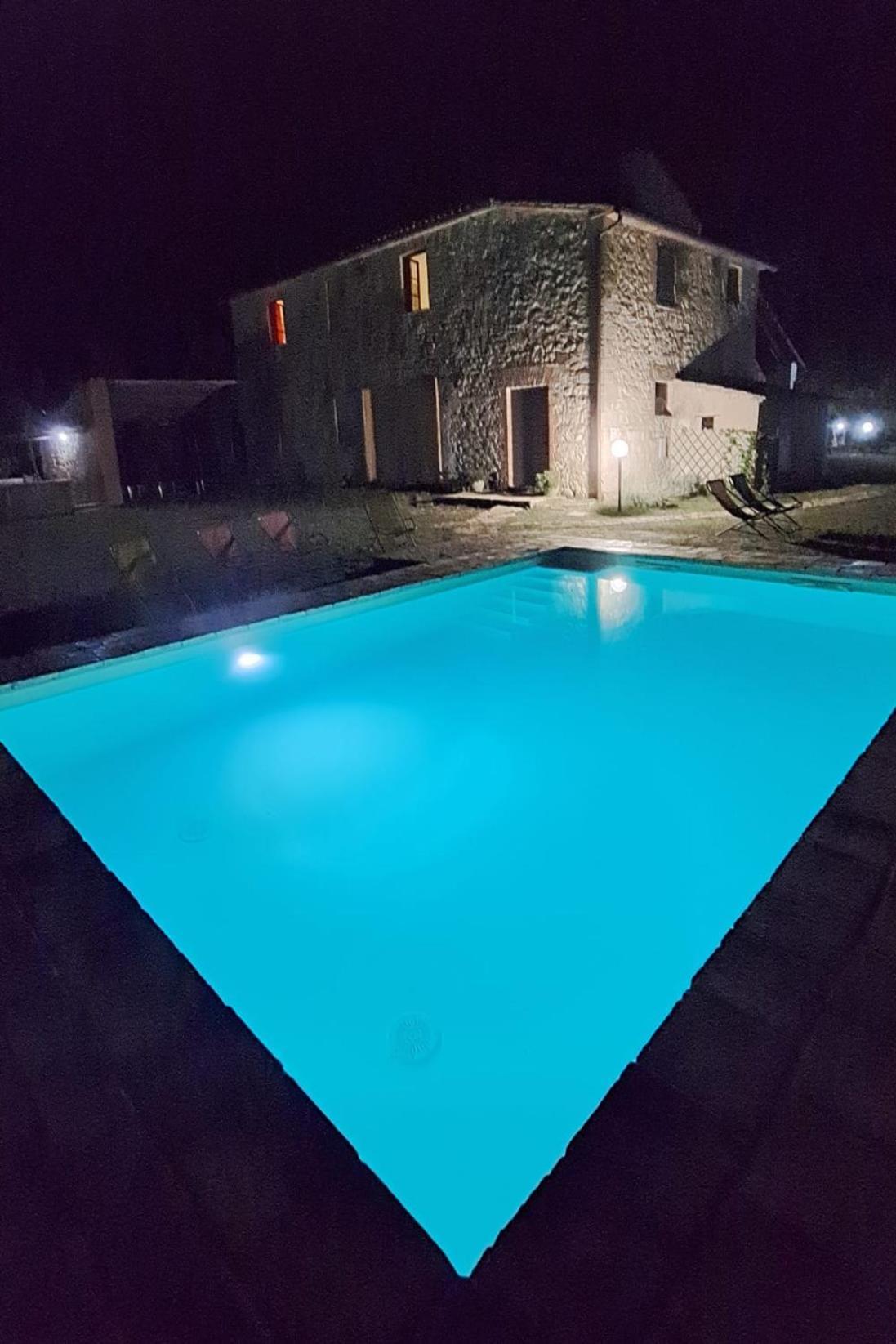 Casale Al Lago Con Piscina E Sauna Corbara  Eksteriør billede
