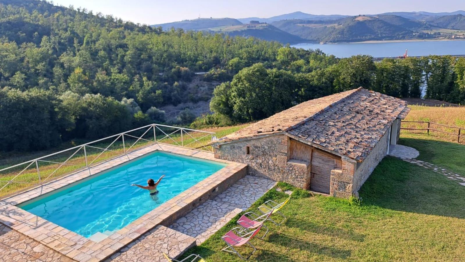 Casale Al Lago Con Piscina E Sauna Corbara  Eksteriør billede