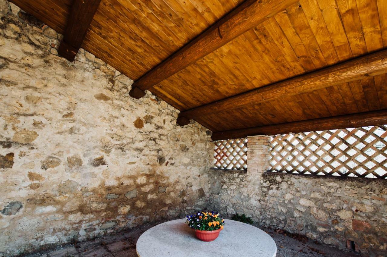 Casale Al Lago Con Piscina E Sauna Corbara  Eksteriør billede